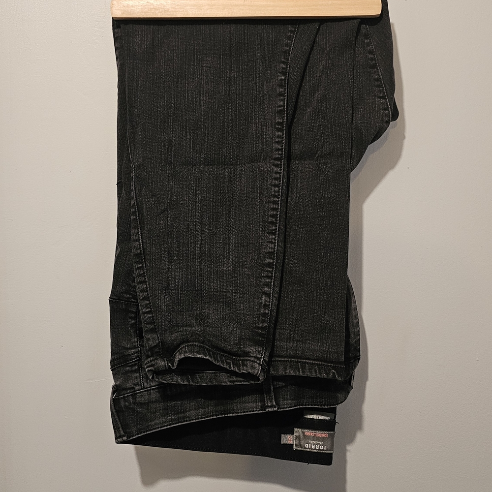 Torrid Women's Black Bombshell Skinny Jeans - Size 24R